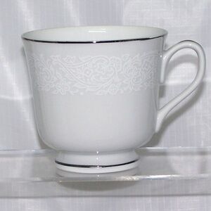 Footed Cup Monique Lace by EKCO
